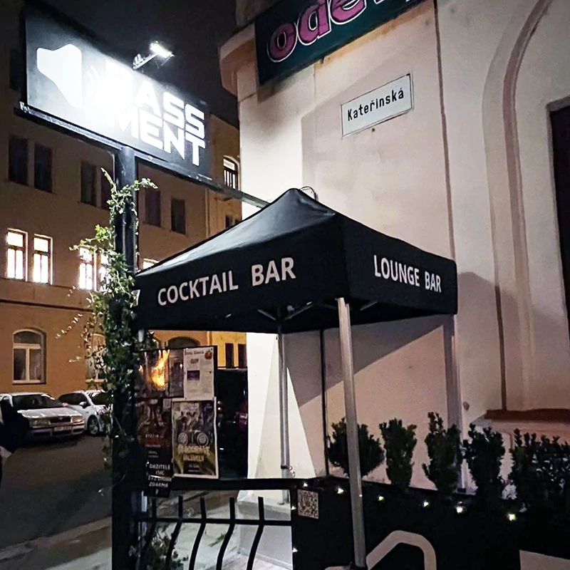 Vinylový potisk jednoho 1,5m límce střechy
