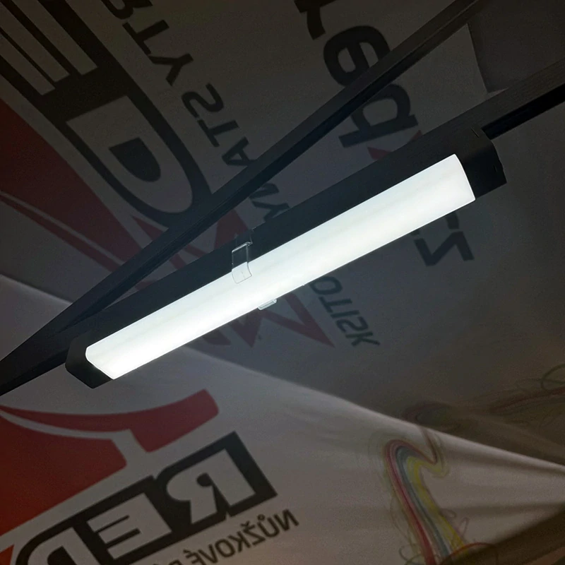 Sada 4x ks dobíjecích LED světel