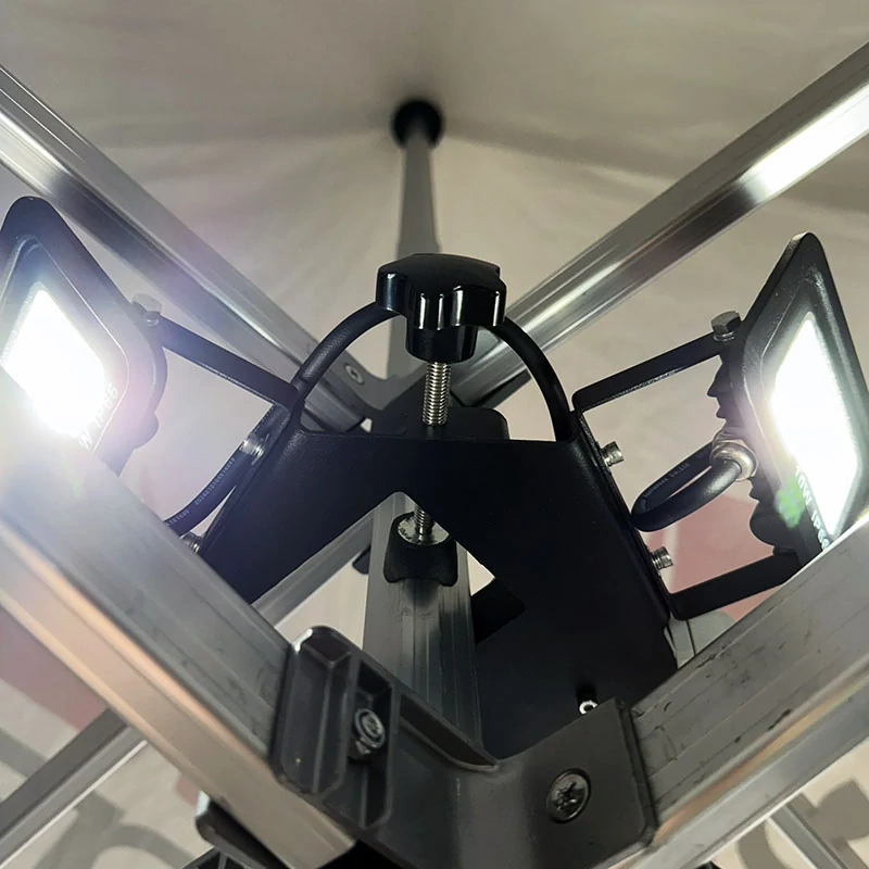 LED světlo pro nůžkové stany 220 V