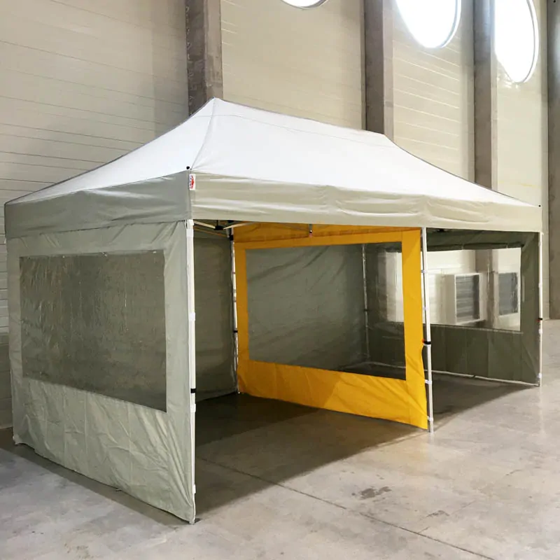 Dělící stěna pro nůžkové stany